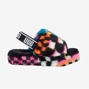 UGG KIDS FLUFF YEAH CHECKERED SLIDES, Size 6
